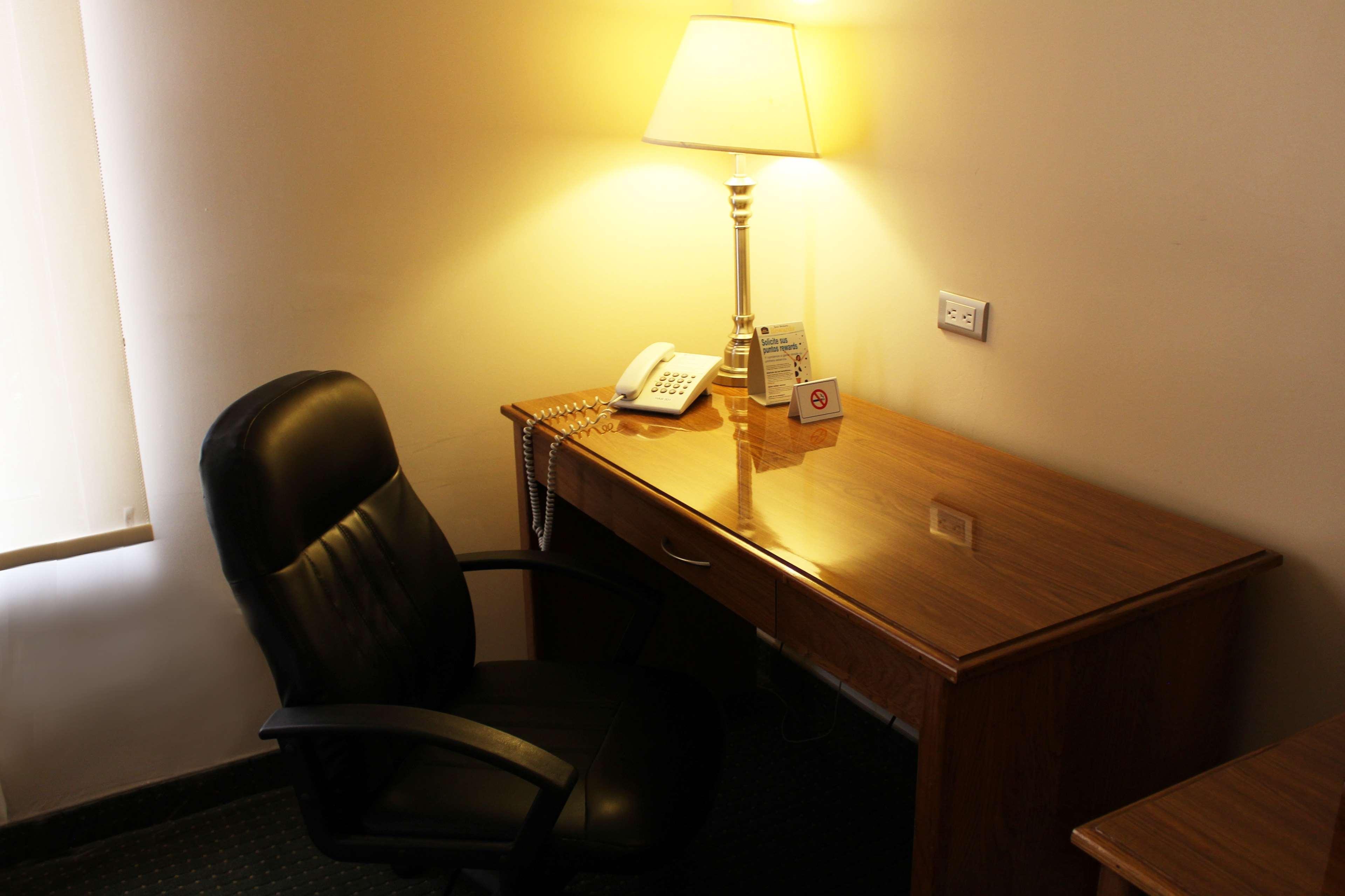 Best Western Plus Chihuahua Aeropuerto Экстерьер фото