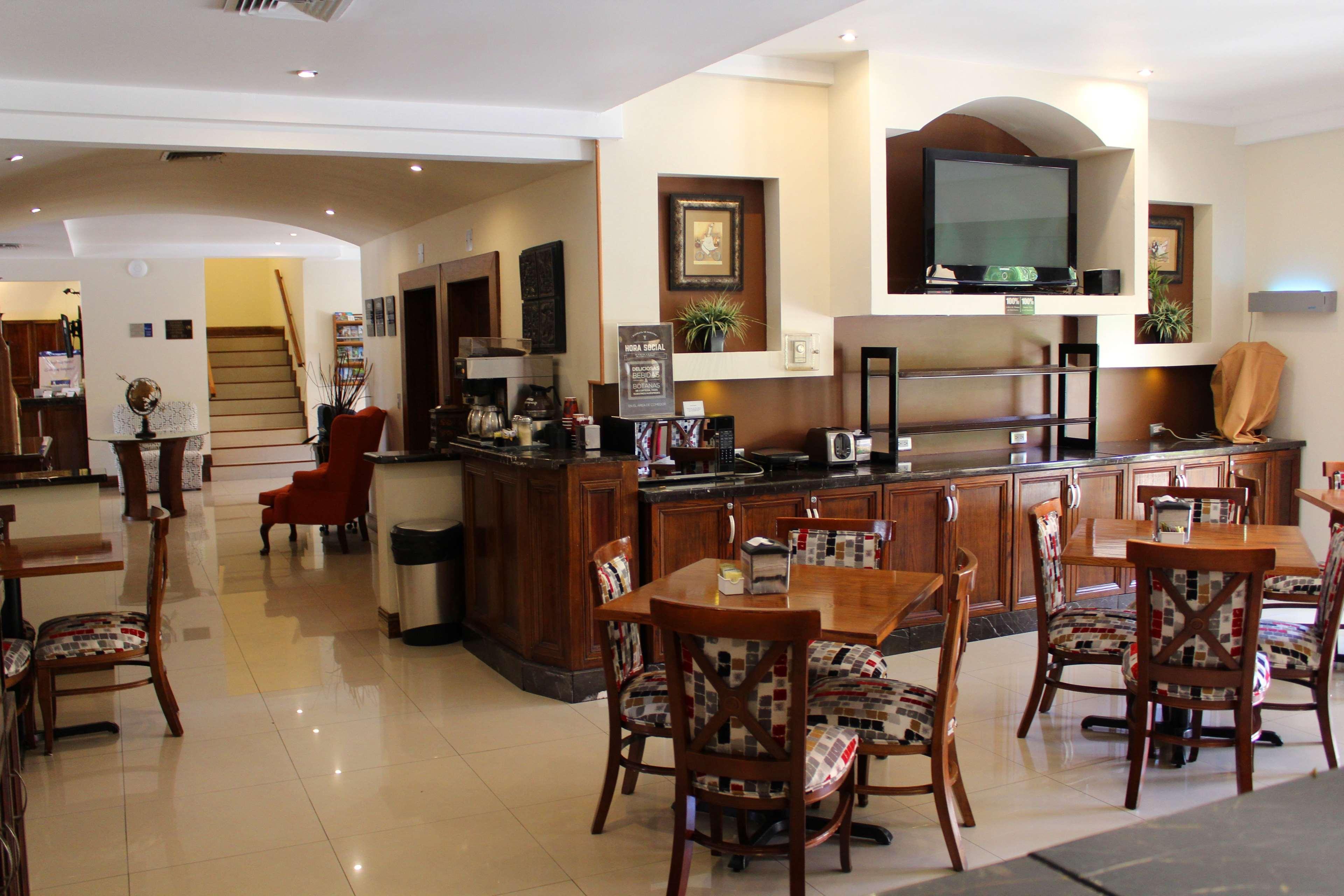 Best Western Plus Chihuahua Aeropuerto Экстерьер фото
