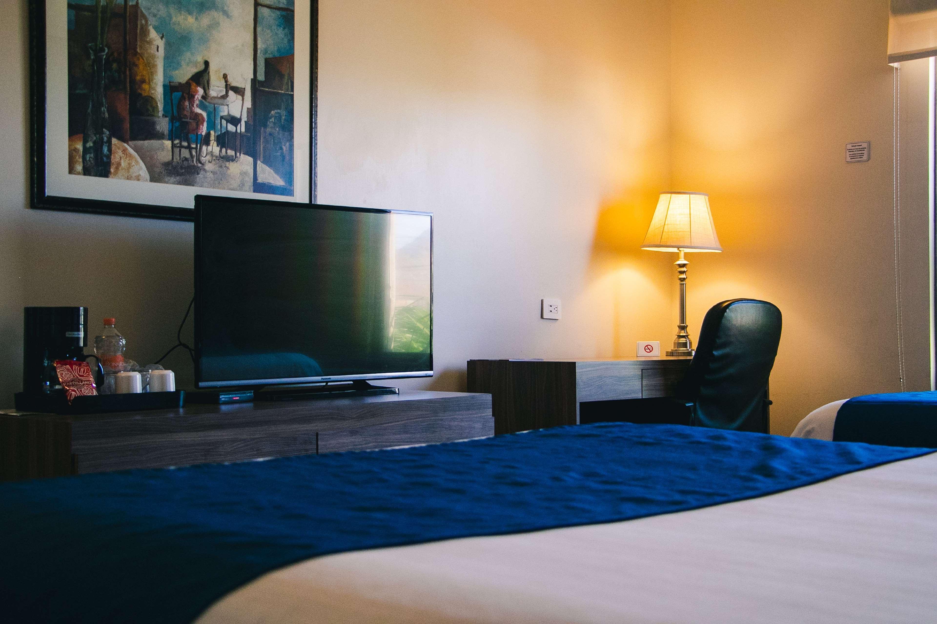 Best Western Plus Chihuahua Aeropuerto Экстерьер фото