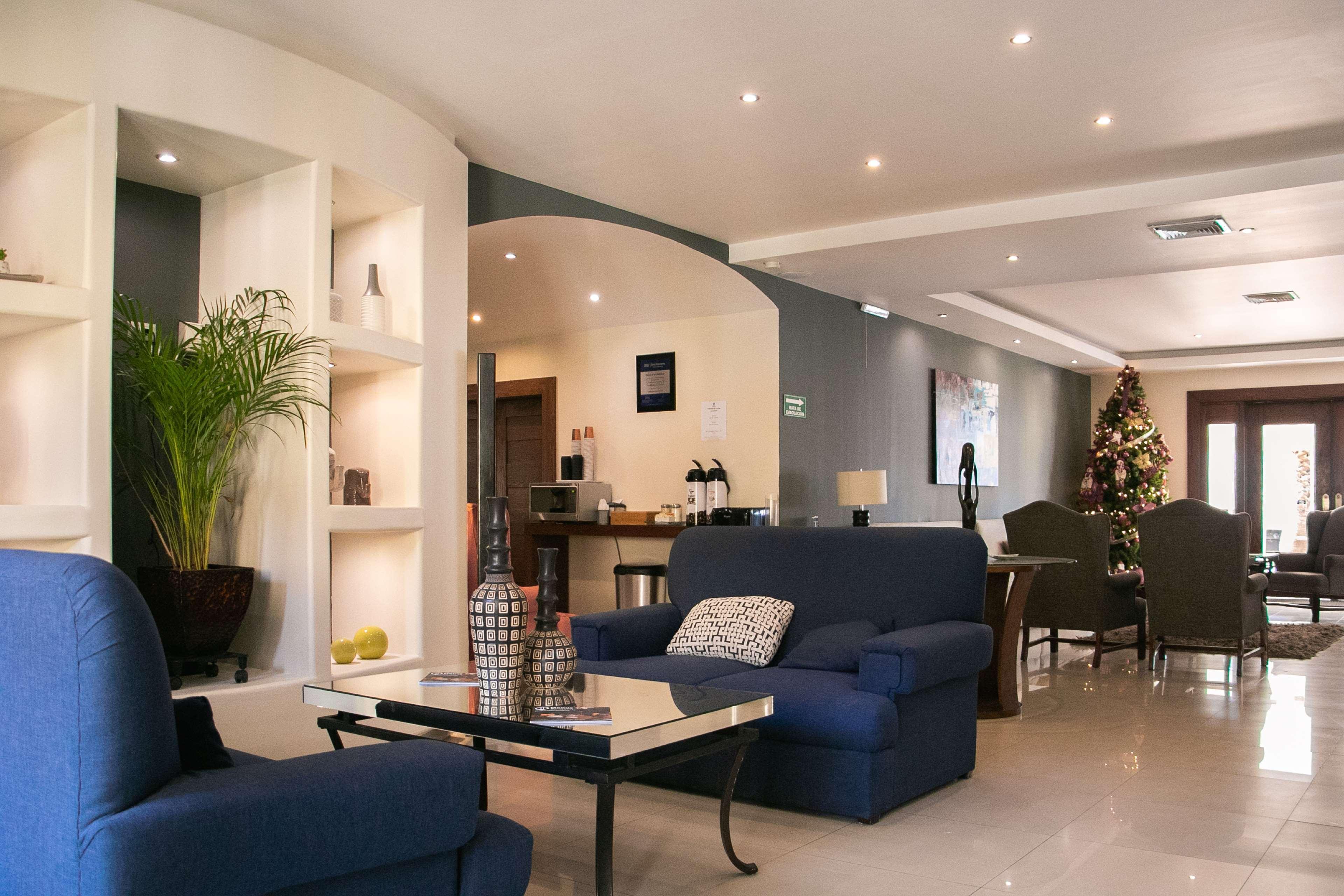 Best Western Plus Chihuahua Aeropuerto Экстерьер фото