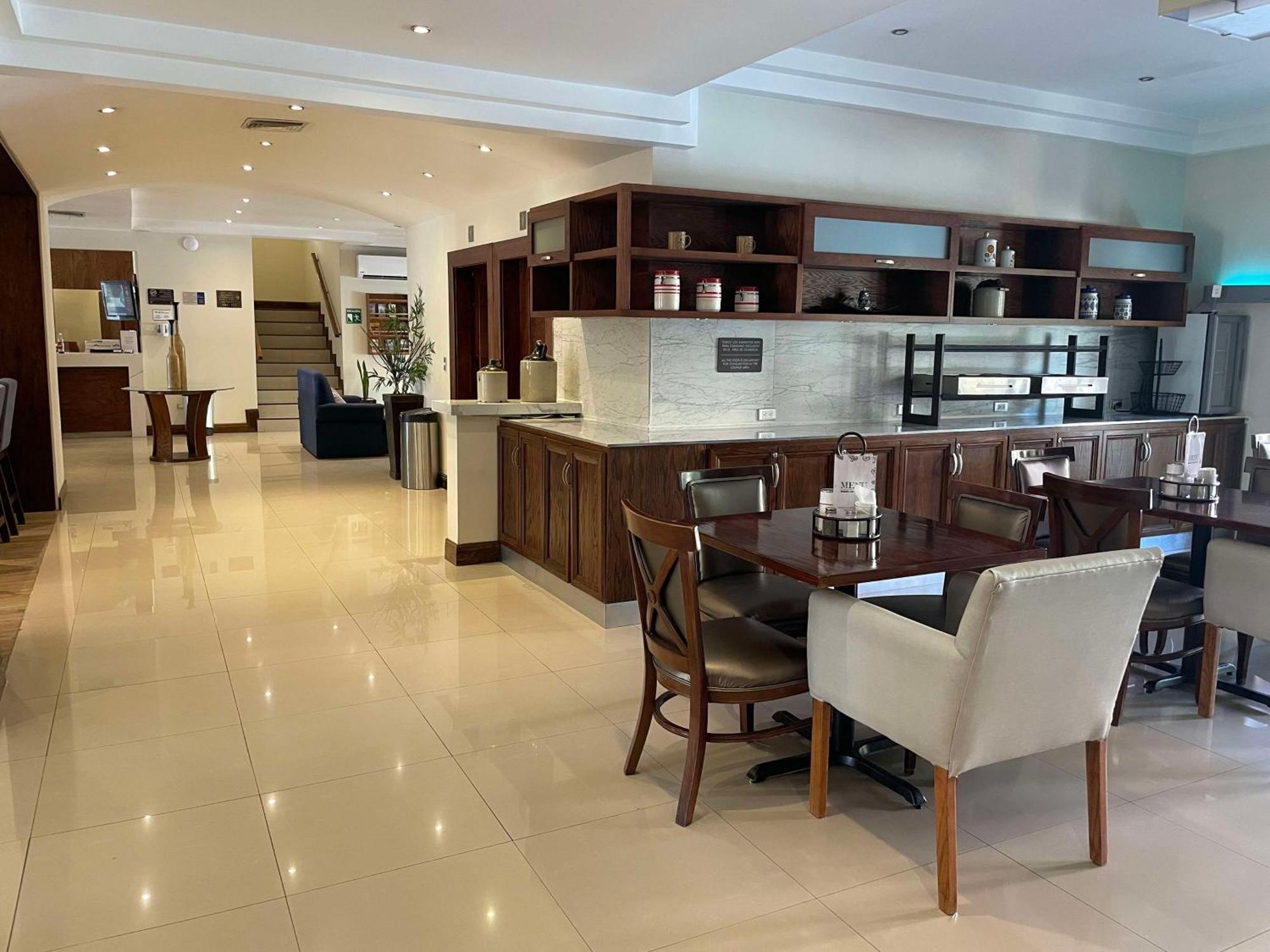 Best Western Plus Chihuahua Aeropuerto Экстерьер фото